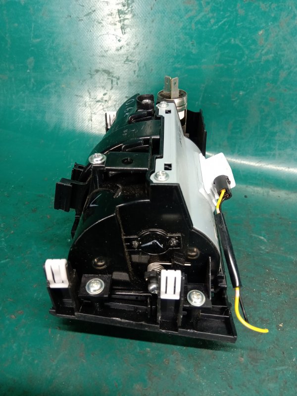 Пепельница FX/QX70 S51 08-17 2009 S51 3.5 VQ35HR Пепельница FX/QX70 S51 08-17 2009 S51 3.5 VQ35HR