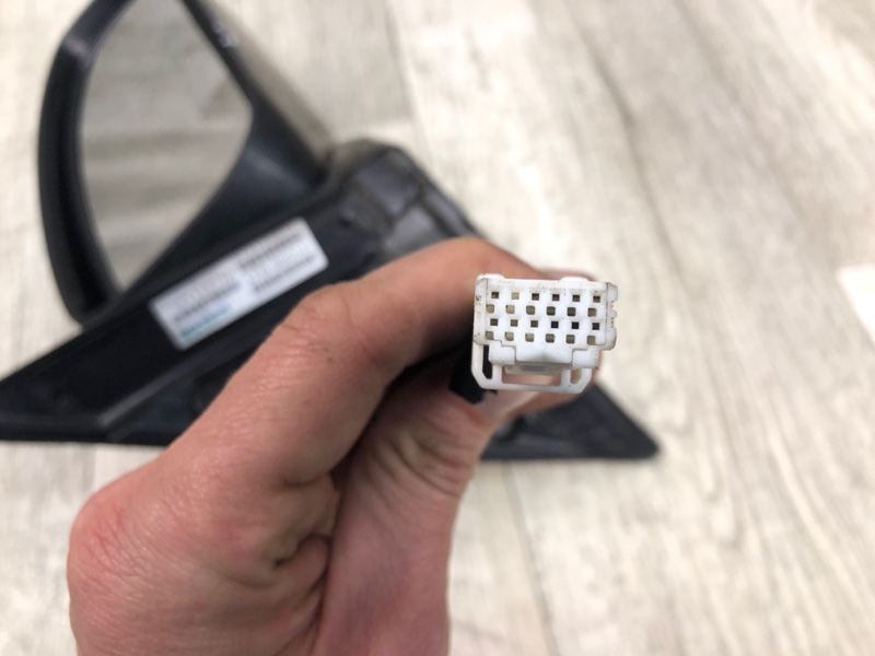 Зеркало правое G25/G35/G37/Q40 06-14