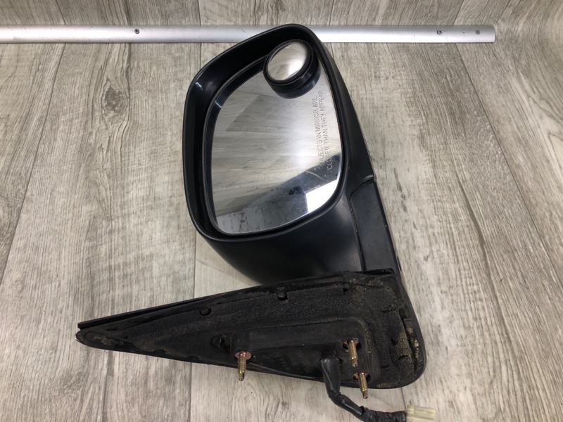 Зеркало правое TUNDRA 99-06