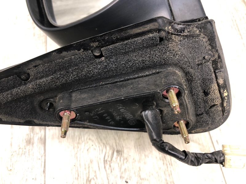 Зеркало правое TUNDRA 99-06