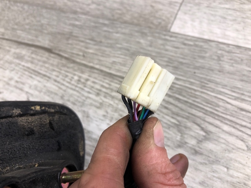 Зеркало правое TUNDRA 99-06