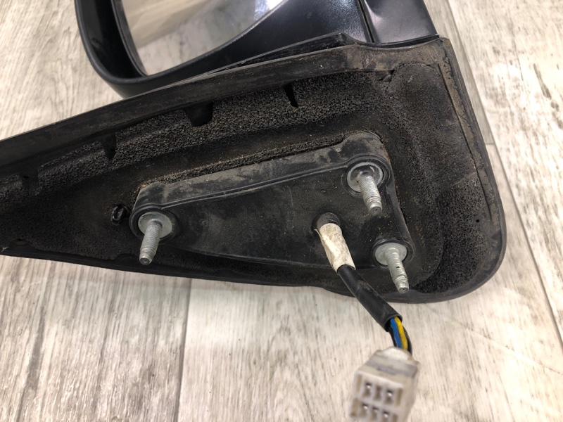 Зеркало правое TUNDRA 99-06