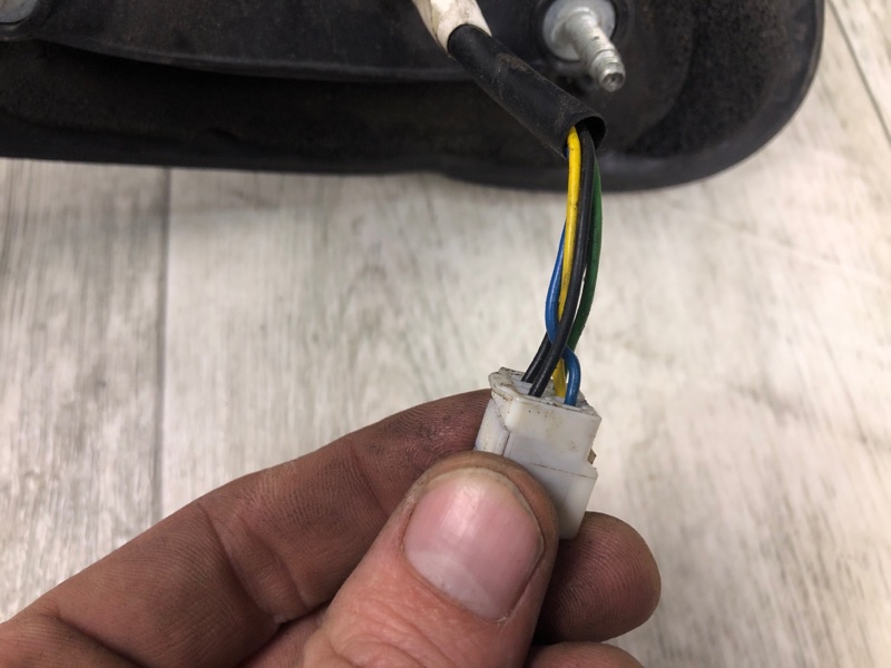 Зеркало правое TUNDRA 99-06