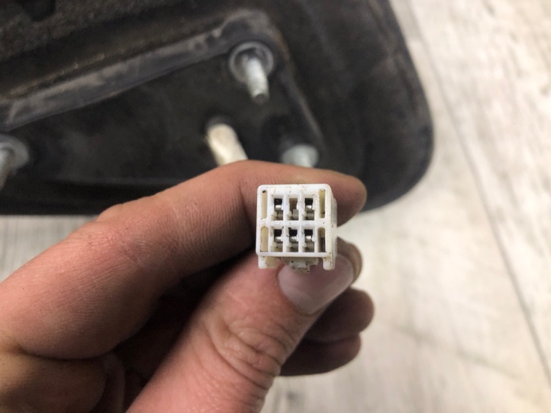 Зеркало правое TUNDRA 99-06