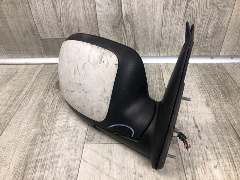 Зеркало правое ESCALADE 01-06 Зеркало правое ESCALADE 01-06