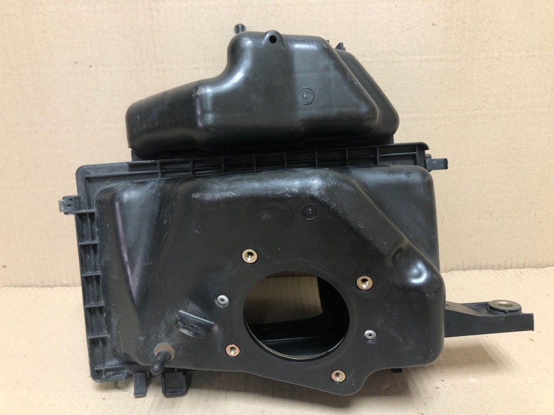 Корпус воздушного фильтра FX S50 03-08 2004 3.5 VQ35DE