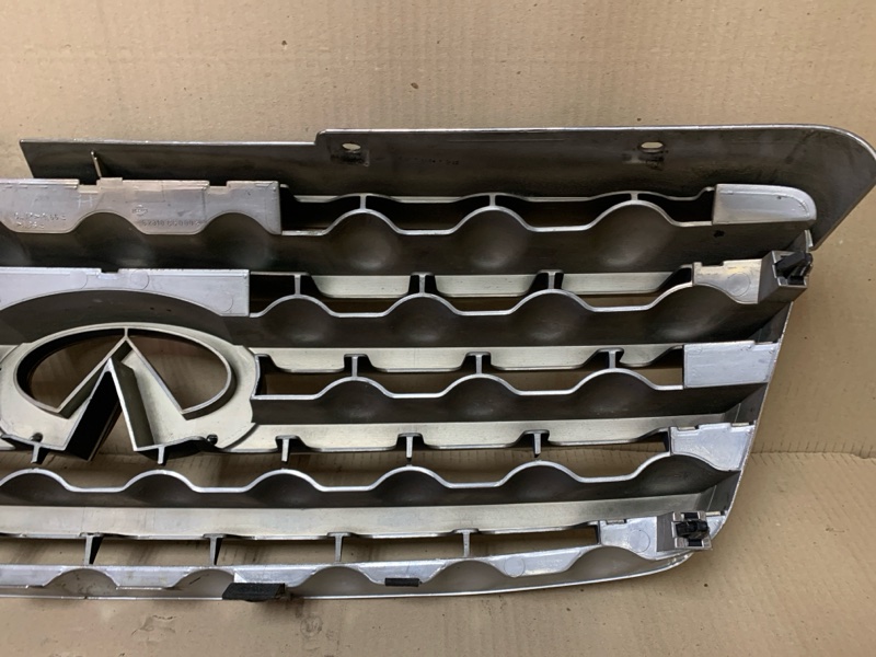 Решетка радиатора FX S50 03-08 2004 3.5 VQ35DE