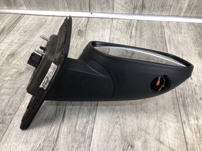 Зеркало правое TAURUS 10-19 Зеркало правое TAURUS 10-19