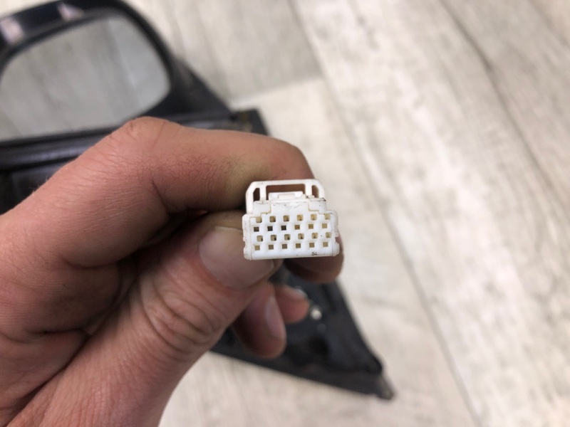 Зеркало правое G25/G35/G37/Q40 06-14