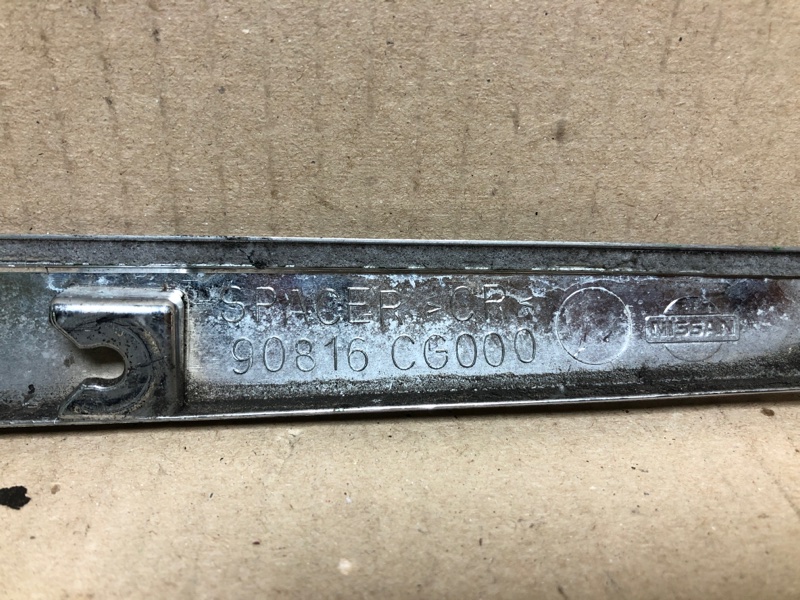 Накладка крышки багажника FX S50 03-08 2004 3.5 VQ35DE