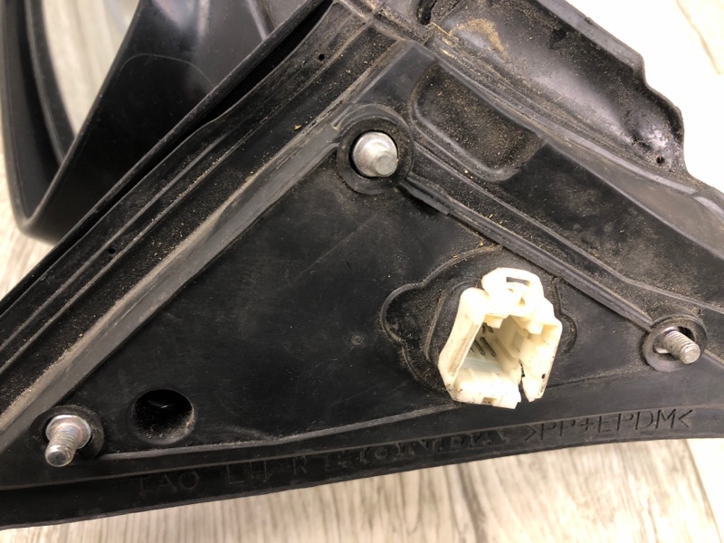 Зеркало правое CROSSTOUR 09-15