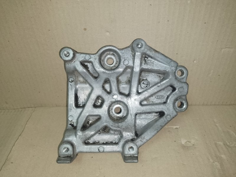 Кронштейн компрессора кондиционера LANCER 4/5/6/7/8 88-02 00-03 8 2.0 4G94