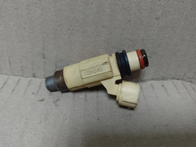 Запчасть форсунка топливная MITSUBISHI LANCER 4/5/6/7/8 88-02 00-03 8 2.0 4G94 MR507252 Б/У Форсунка топливная MITSUBISHI LANCER 4/5/6/7/8 88-02 00-03 8 2.0 4G94 MR507252 Б/У