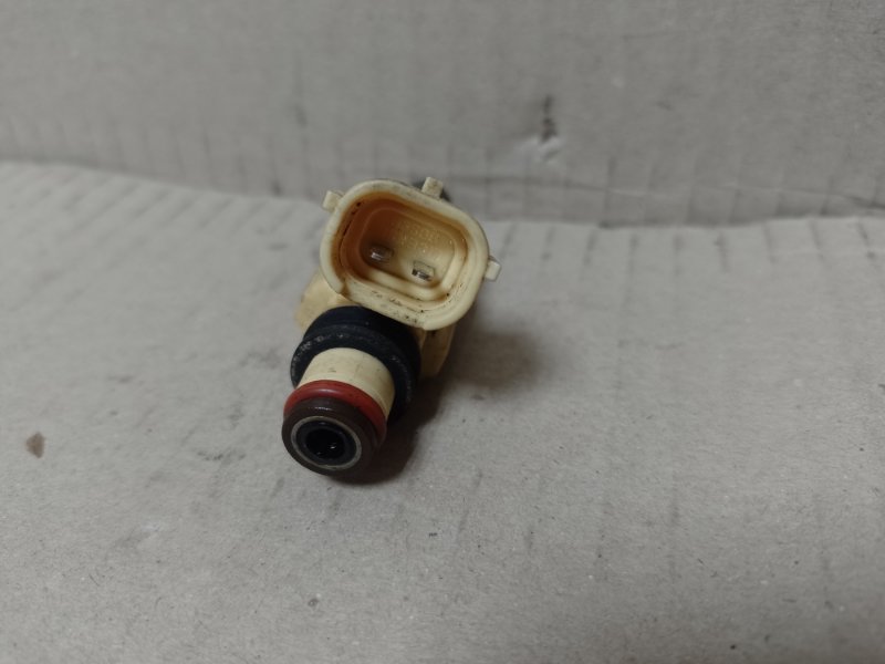 Форсунка топливная MITSUBISHI LANCER 4/5/6/7/8 88-02 8 2.0 4G94 Форсунка топливная MITSUBISHI LANCER 4/5/6/7/8 88-02 8 2.0 4G94