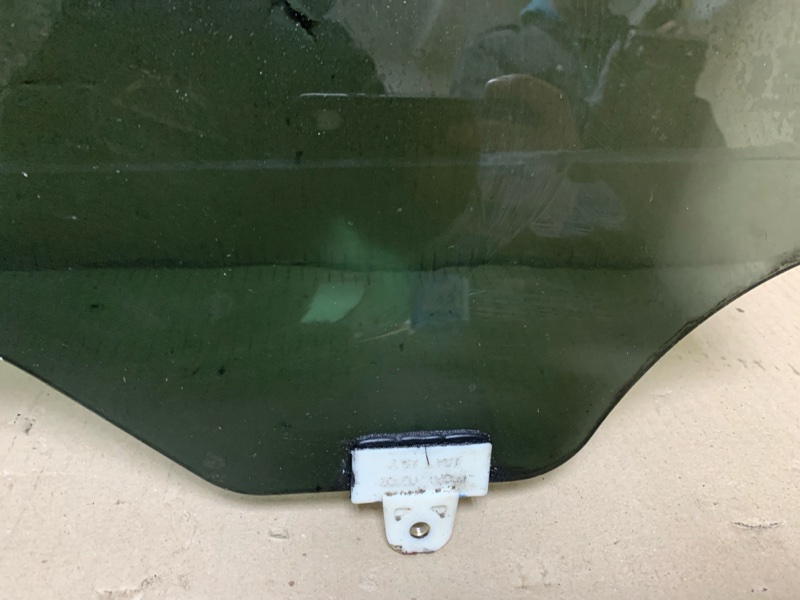 Стекло двери заднее левое FX S50 03-08 2004 3.5 VQ35DE