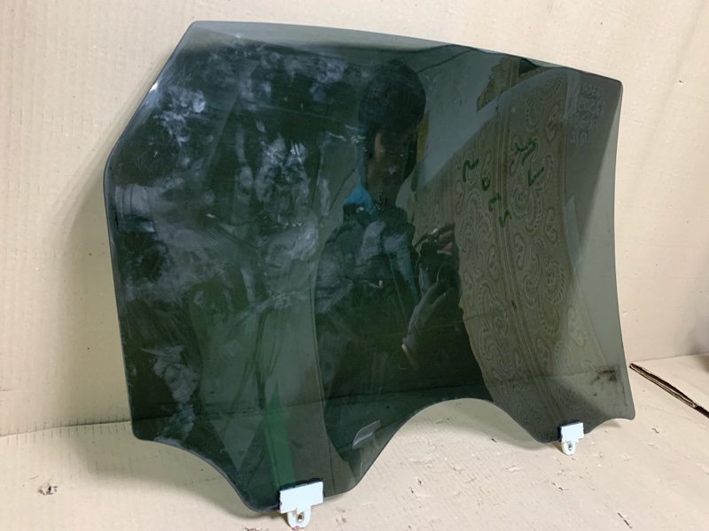 Стекло двери заднее левое FX S50 03-08 2004 3.5 VQ35DE