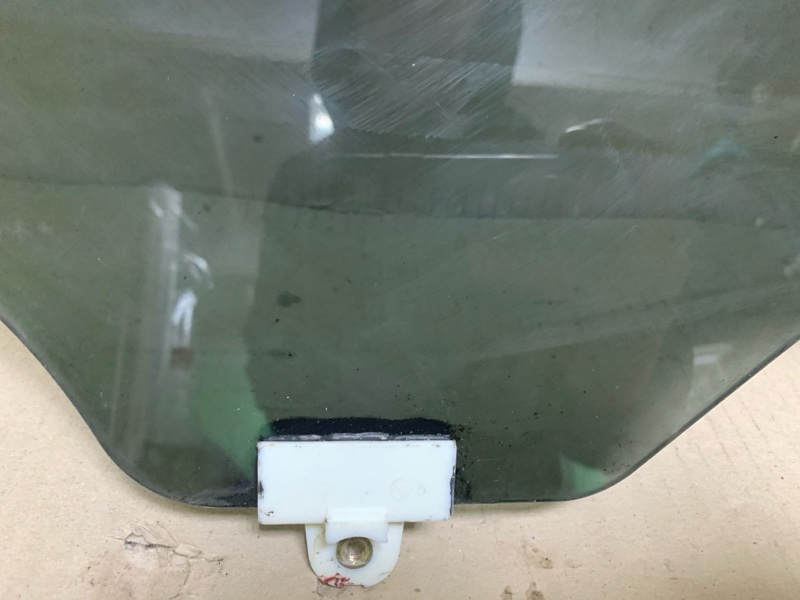 Стекло двери заднее левое FX S50 03-08 2004 3.5 VQ35DE