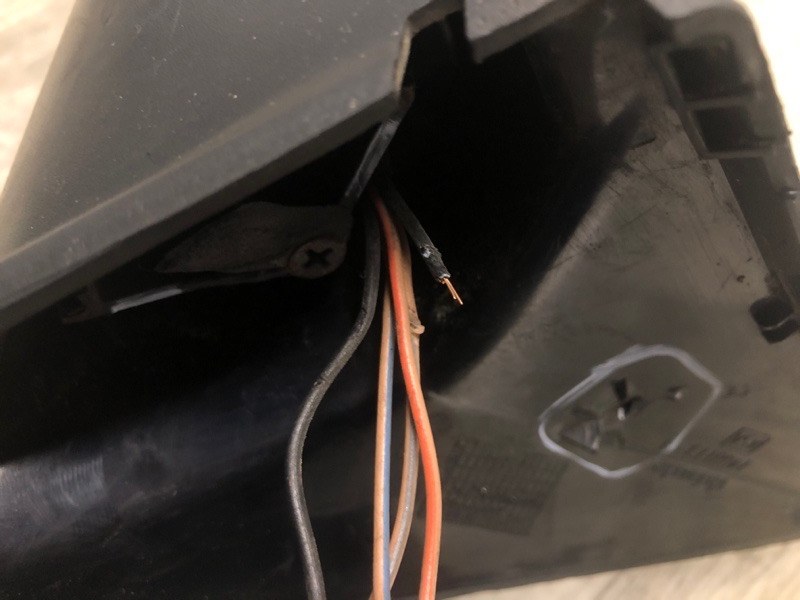 Зеркало левое 300 04-10