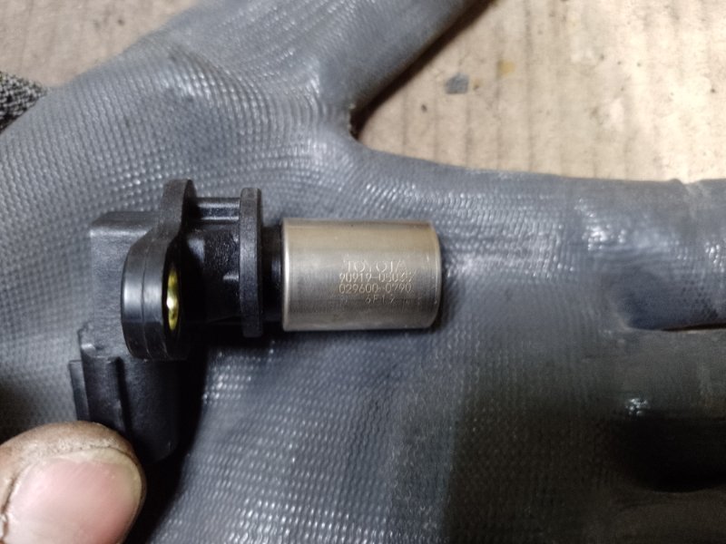 Датчик положения коленвала LEXUS LS430 00-06 UCF30L 4.3 3UZFE