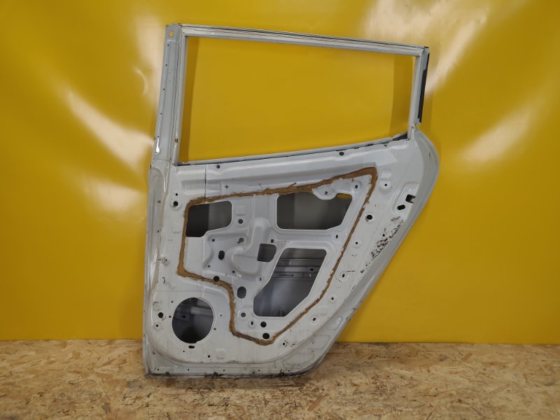 Дверь задняя правая LEAF 10-17