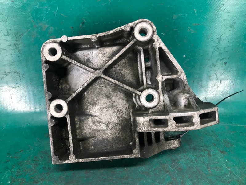 Кронштейн компрессора кондиционера ACURA RL 05-12 Седан 3.5