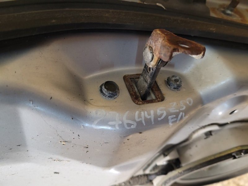 Ограничитель двери передний левый NISSAN MURANO Z50 02-07 80430-CA01A Б/У