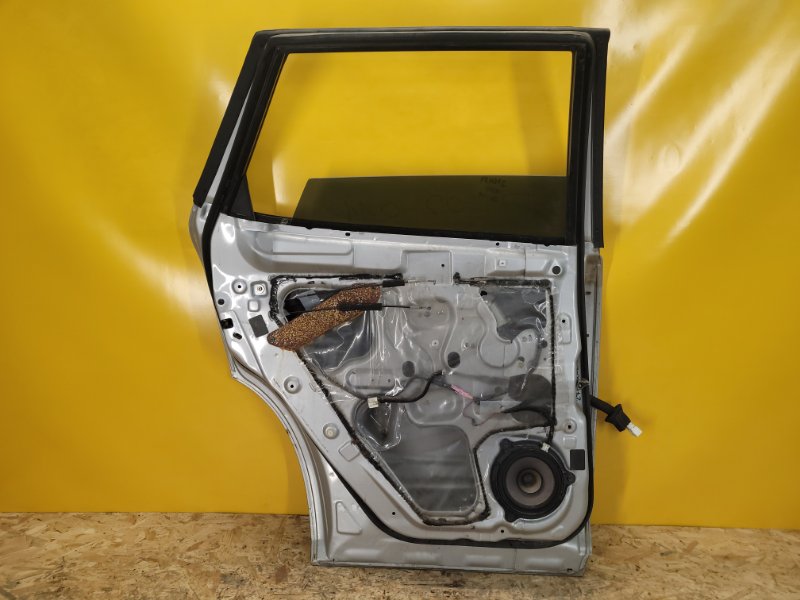 Дверь задняя левая MURANO Z50 02-07