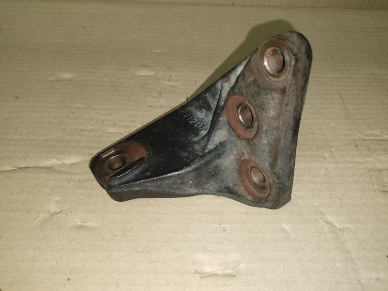 Кронштейн двигателя передний TOYOTA CAMRY 30 02-06 12311-0H070 Б/У