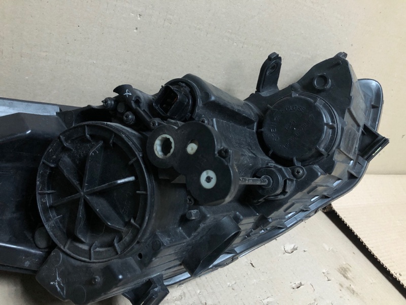 Фара передняя левая ELANTRA MD 10-15 2013 1.8 G4NB