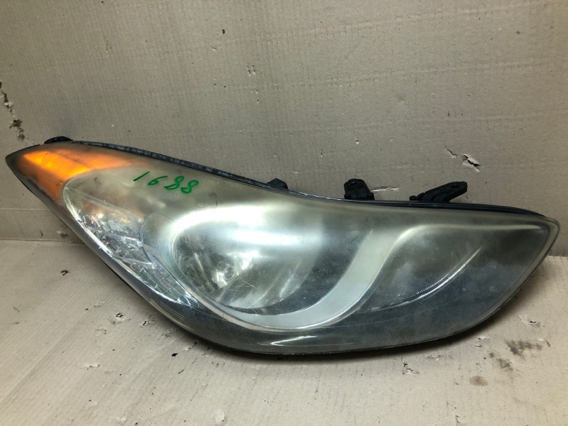 Фара передняя правая HYUNDAI ELANTRA MD 10-15 2013 1.8 G4NB 92102-3Y000 Б/У