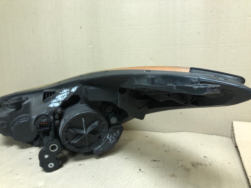 Фара передняя правая ELANTRA MD 10-15 2013 1.8 G4NB
