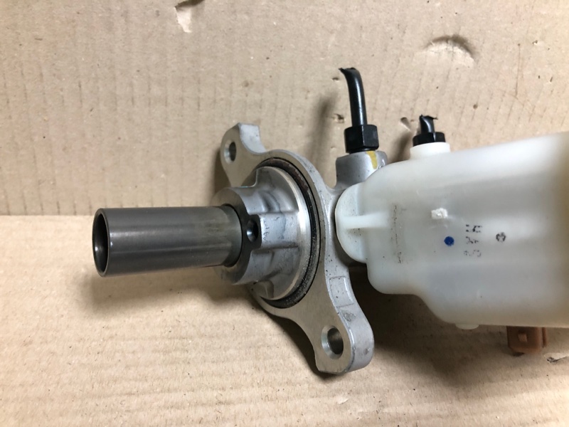 Главный тормозной цилиндр HYUNDAI ELANTRA MD 10-15 1.8 G4NB