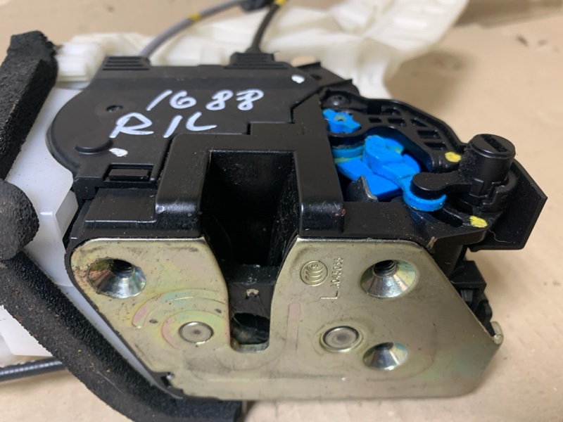 Замок двери задний левый ELANTRA MD 10-15 2013 1.8 G4NB Замок двери задний левый ELANTRA MD 10-15 2013 1.8 G4NB