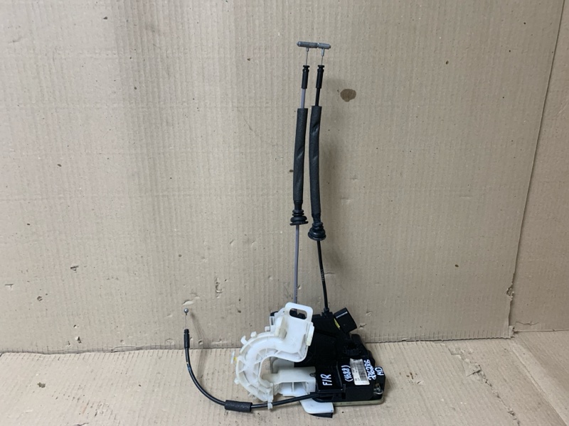 Замок двери передний правый HYUNDAI ELANTRA MD 10-15 2013 1.8 G4NB 81320-3X010 Б/У