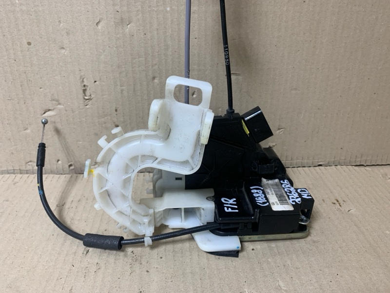 Замок двери передний правый ELANTRA MD 10-15 2013 1.8 G4NB