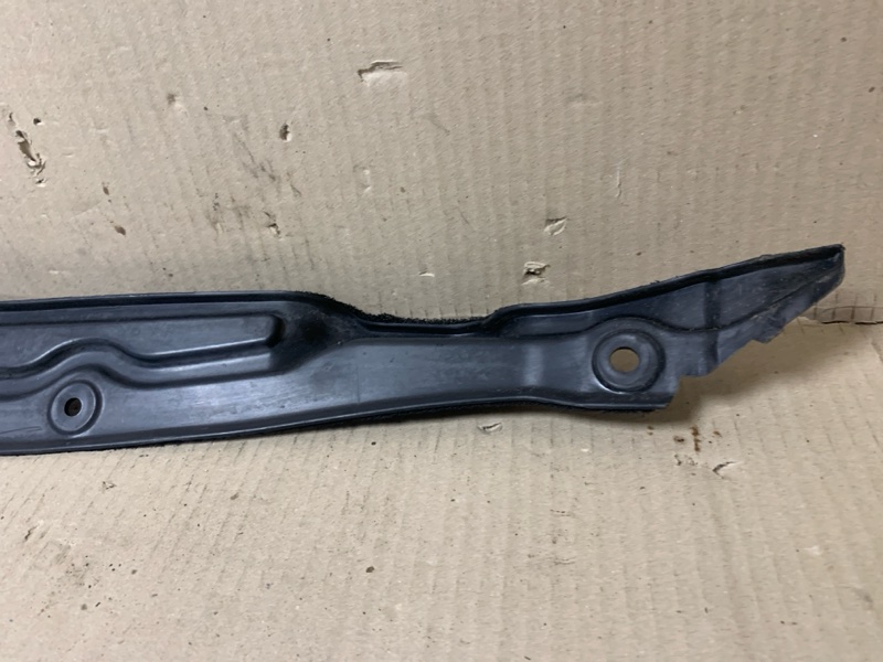 Пыльник крыла правый ELANTRA MD 10-15 2013 1.8 G4NB