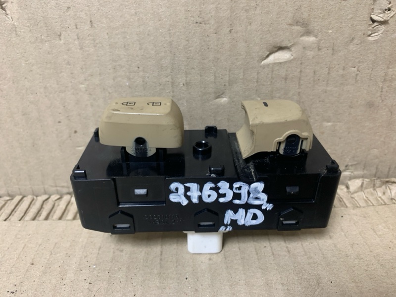 Кнопка стеклоподъемника передняя правая HYUNDAI ELANTRA MD 10-15 2013 1.8 G4NB 93575-3X100YDA Б/У