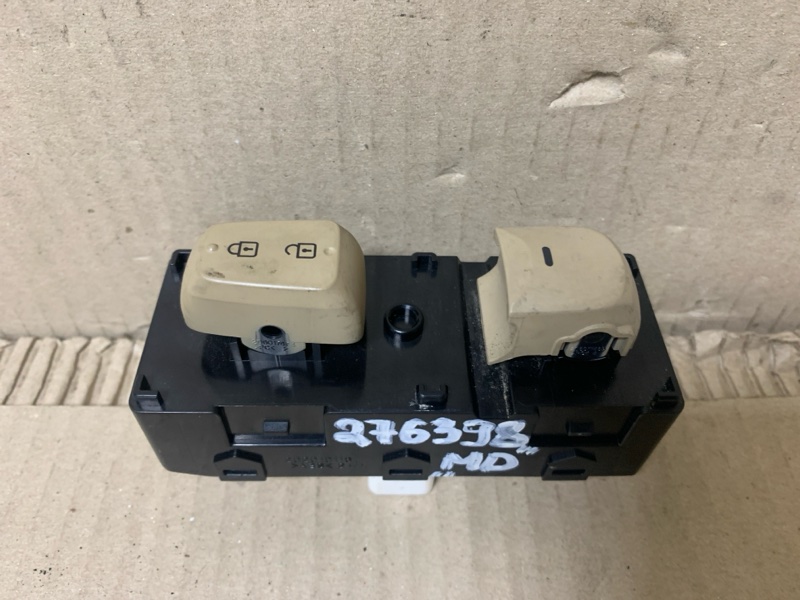 Кнопка стеклоподъемника передняя правая ELANTRA MD 10-15 2013 1.8 G4NB