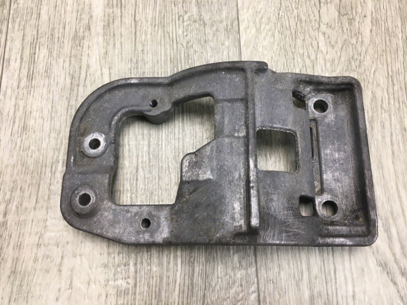 Кронштейн компрессора кондиционера HIGHLANDER 01-07 2002 Внедорожник 3.0 1MZFE