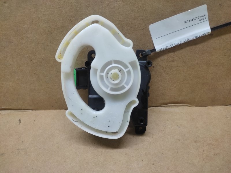 Запчасть моторчик заслонки печки ACURA MDX (YD3) 13-21 2014 YD3 3.5 J35Y4 79260-TZ5-A41 Б/У Моторчик заслонки печки ACURA MDX (YD3) 13-21 2014 YD3 3.5 J35Y4 79260-TZ5-A41 Б/У