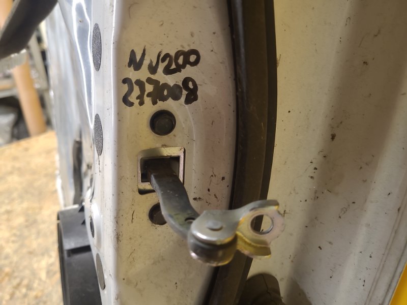 Запчасть ограничитель двери передний левый NISSAN NV200 USA 13- 80430-JX00A Б/У Ограничитель двери передний левый NISSAN NV200 USA 13- 80430-JX00A Б/У