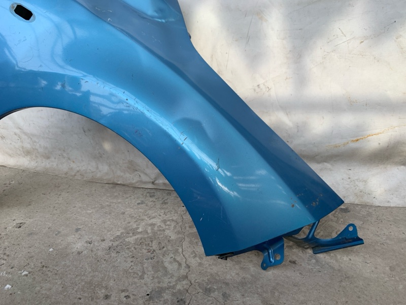 Крыло переднее правое LEAF 10-17