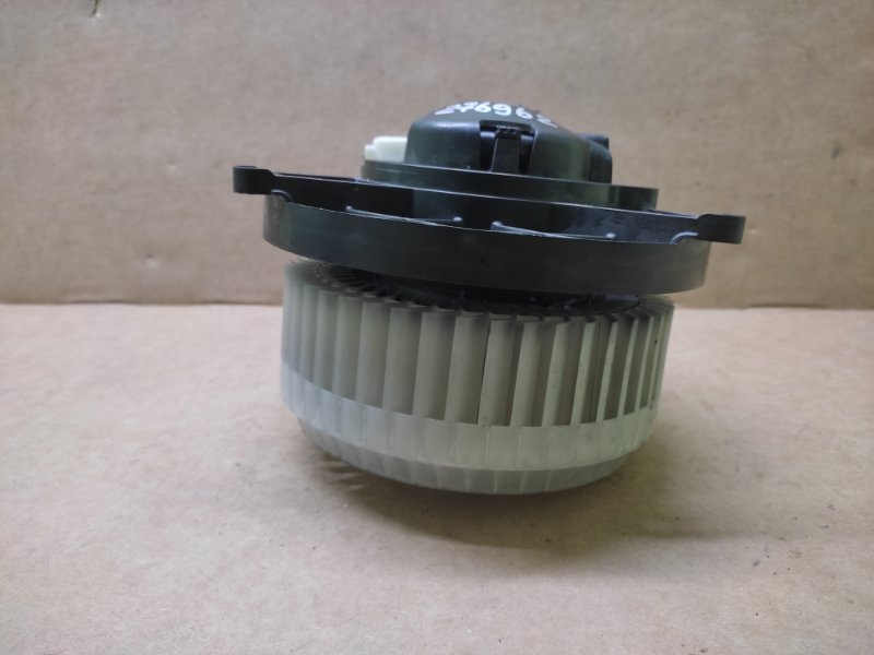 Моторчик печки передний MDX (YD3) 13-21 2014 YD3 3.5 J35Y4 Моторчик печки передний MDX (YD3) 13-21 2014 YD3 3.5 J35Y4