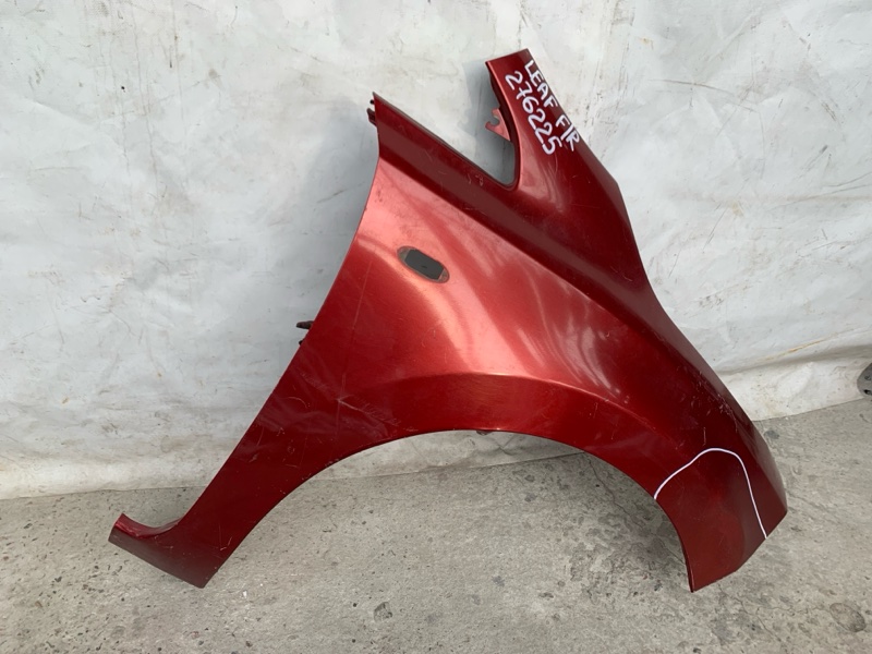 Крыло переднее правое NISSAN LEAF 10-17