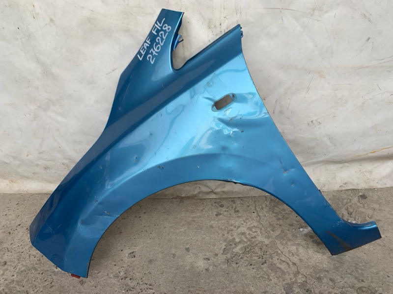 Крыло переднее левое LEAF 10-17 Крыло переднее левое LEAF 10-17