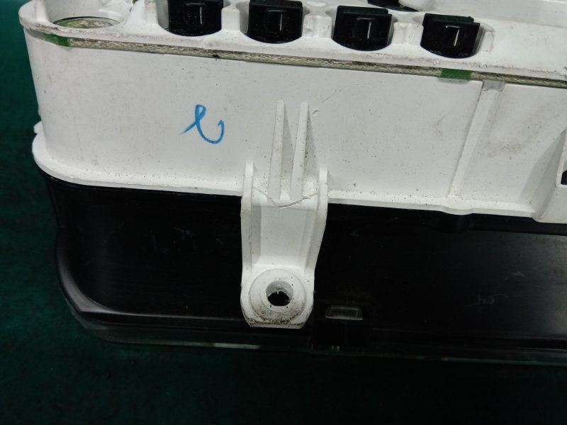 Панель приборов SEQUOIA 08-17 Панель приборов SEQUOIA 08-17