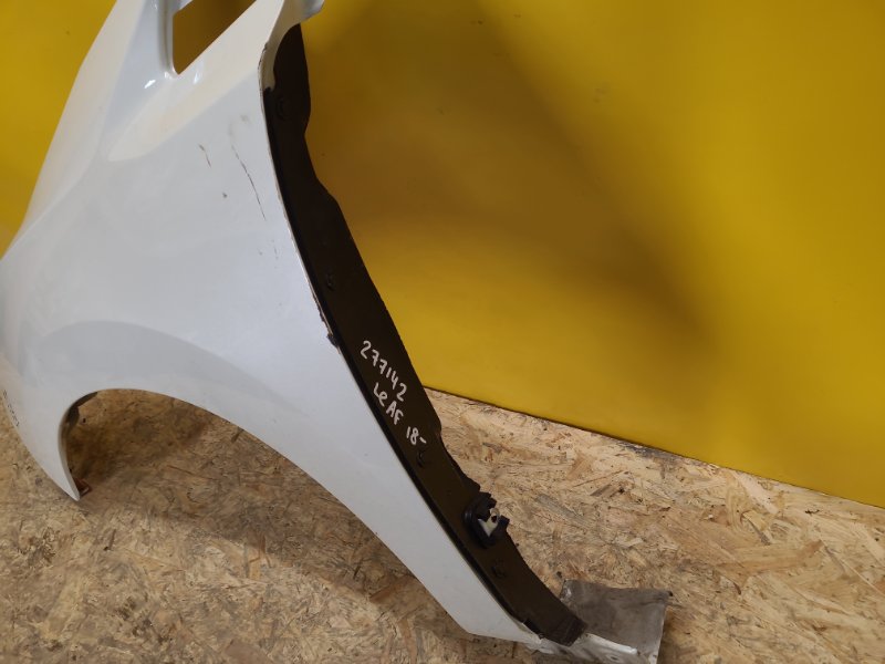 Пыльник крыла передний левый NISSAN LEAF 18- 63821-5SH1A Б/У