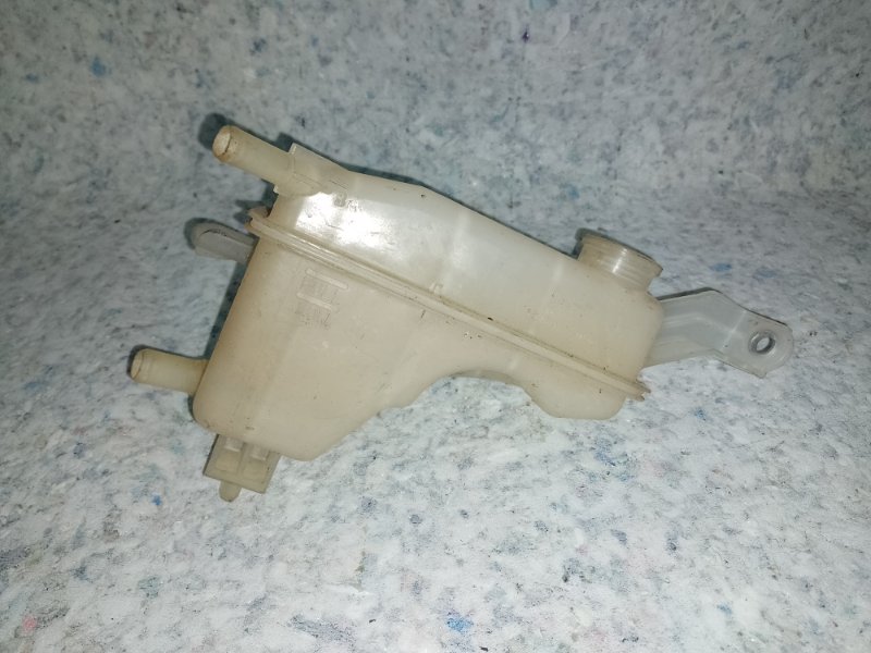 Бачок расширительный COROLLA 150 06-13 Бачок расширительный COROLLA 150 06-13