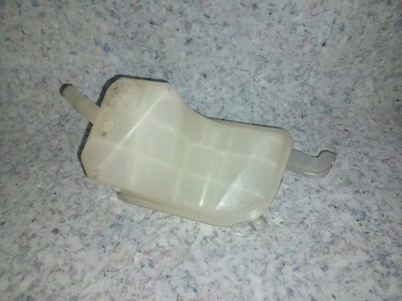 Бачок расширительный TOYOTA PRIUS - 30 09-17 Бачок расширительный TOYOTA PRIUS - 30 09-17