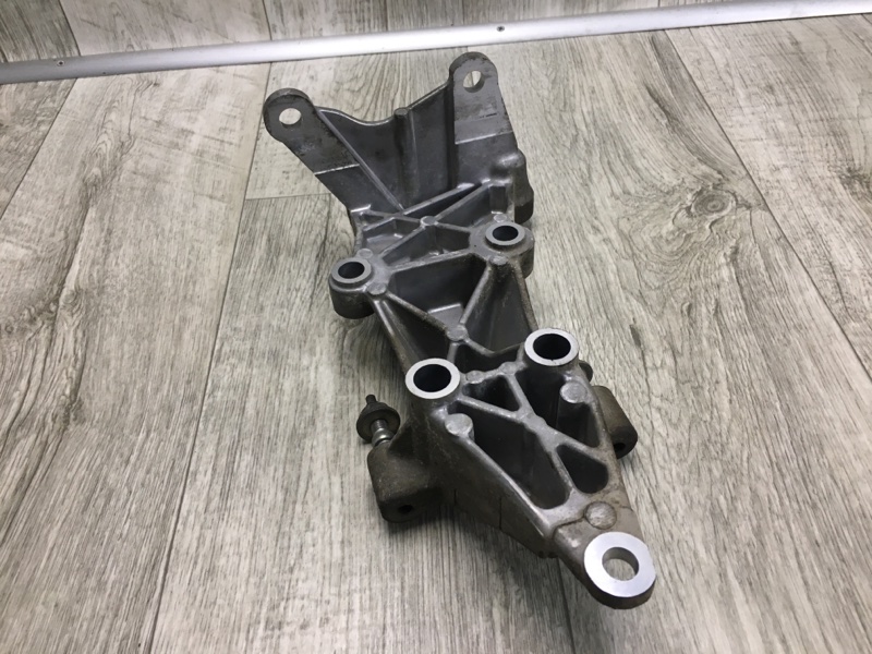 Кронштейн двигателя TEANA J32 08-14 2.5 VQ25